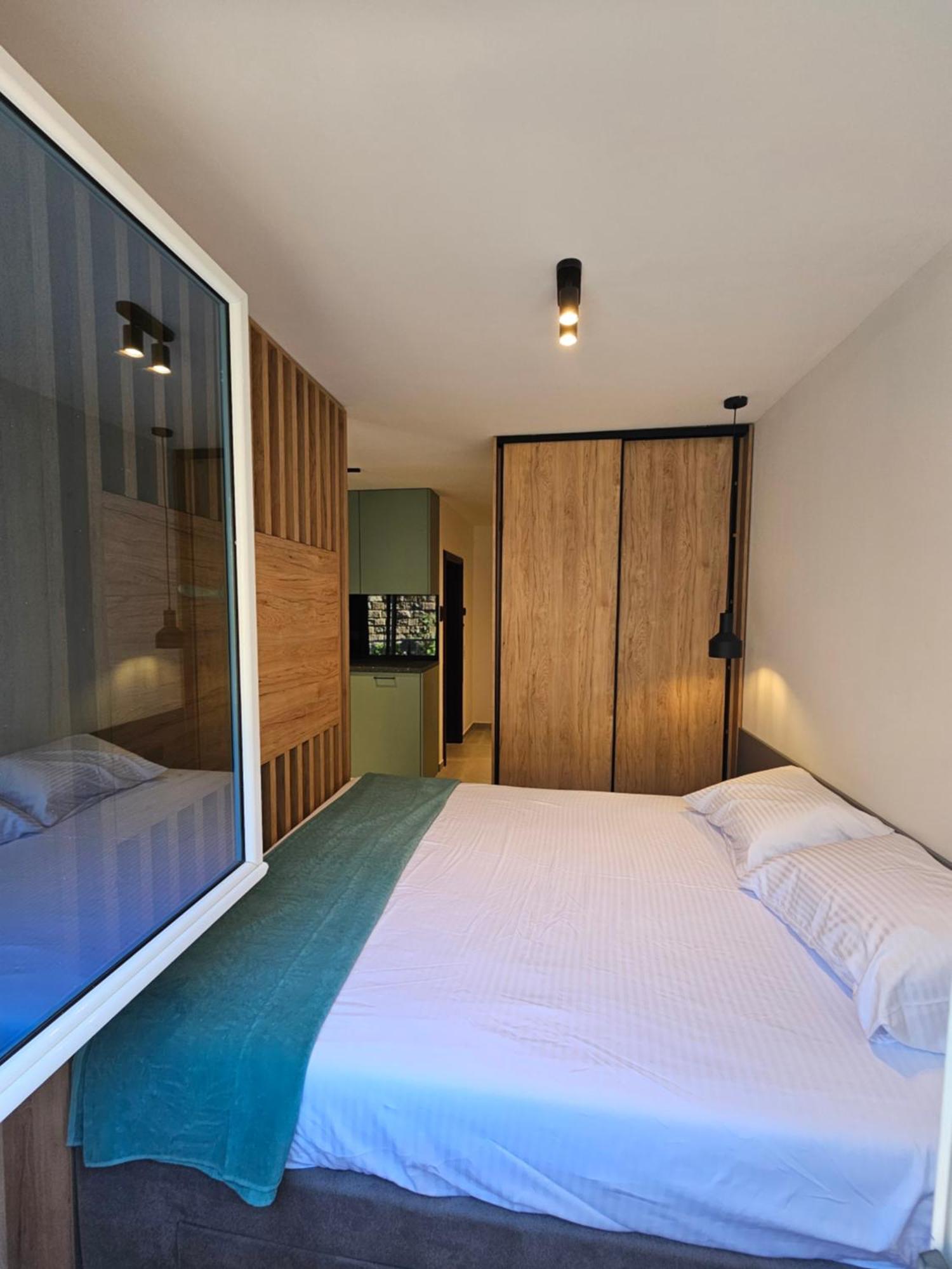Anja & Ogo Apartments Sea View & Pool Petrovac Buitenkant foto